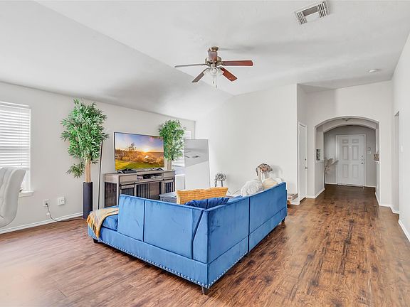 5th image of 15934 Colonial Bridge Ln