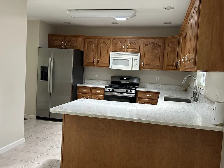 193 Berkshire Loop — Photo 10