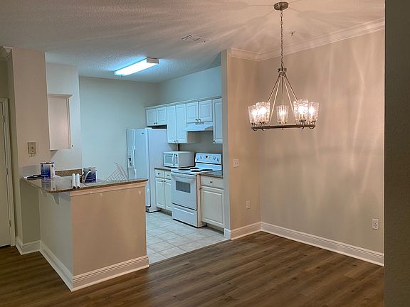 2nd image of 417 Southern Pecan Cir Unit 102