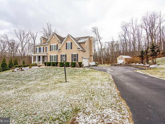 3rd image of 2294 Wooded Creek Cir