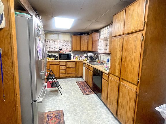 5th image of 738 W Sacramento St