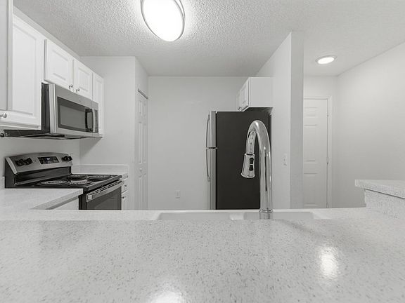 5th image of 4240 Summer Landing Dr APT 102