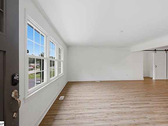 5th image of 205 Walker Springs Rd