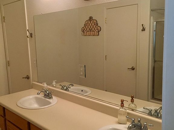 4th image of 385 Savanna Dr