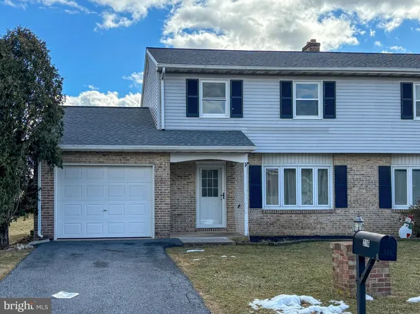 216 Fausnacht Dr, Denver, PA 17517