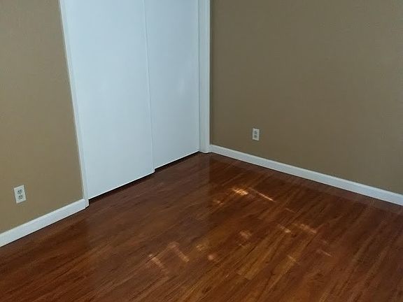 5th image of 9149 Newhall Dr APT 94
