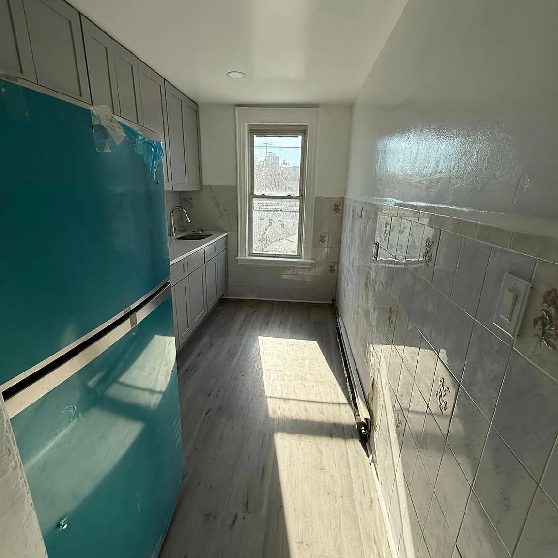 3 bed, 1.0 bath, $3,000 — Photo 1