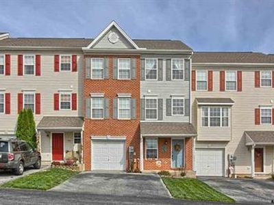 204 Country Ridge Dr, Red Lion, PA, 17356