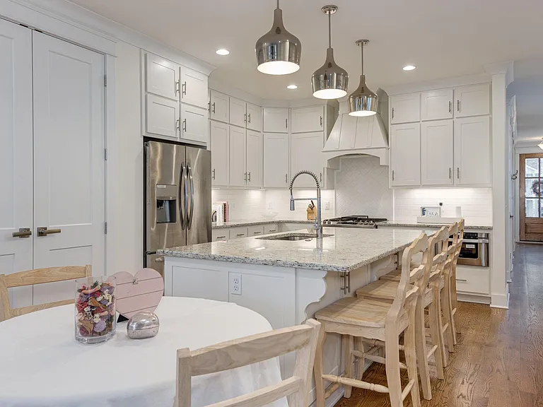 6108 California Ave — Photo 9