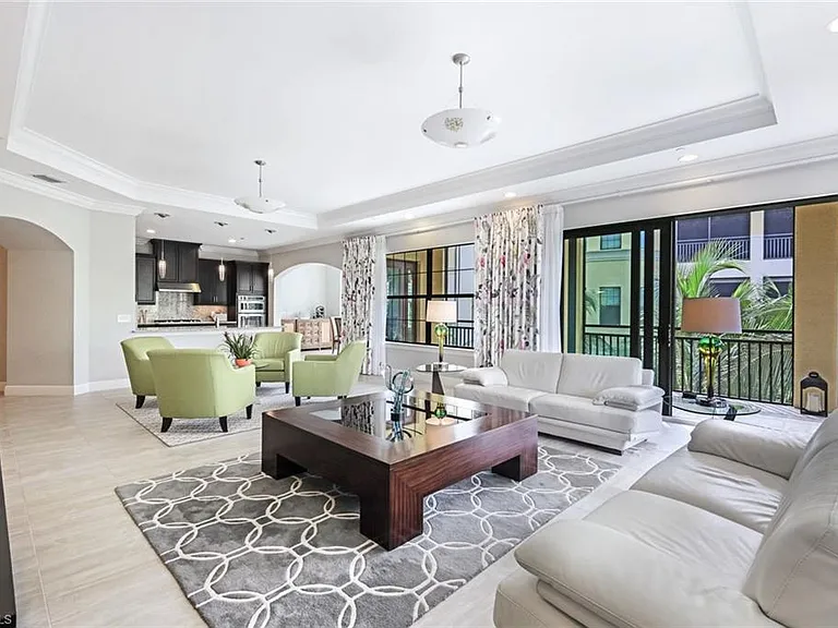 2751 Tiburon Blvd E #201 — Photo 6