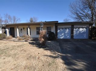 2125 Jenkee Dr, Florissant, MO 63031