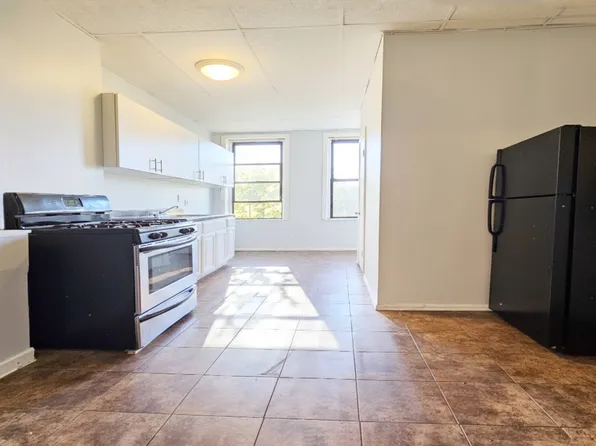 64-15 Myrtle Avenue image 4 of 6