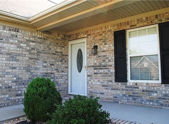 3rd image of 1034 Monticello Pl