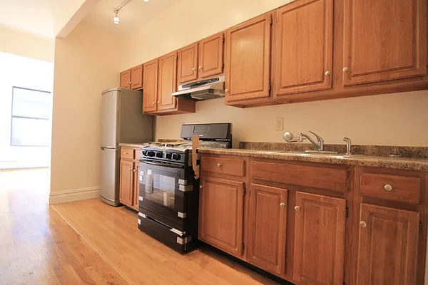 Rented by Bohemia Realty Group | media 31