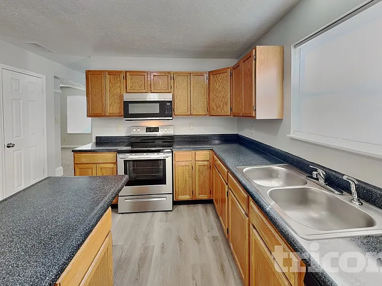 1809 Woodstream Ct — Photo 5