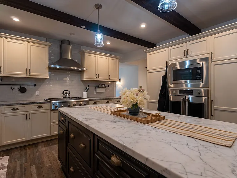 610 Forest Ave — Photo 17