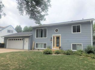 5205 S Landsdown Dr, Sioux Falls, SD 57106