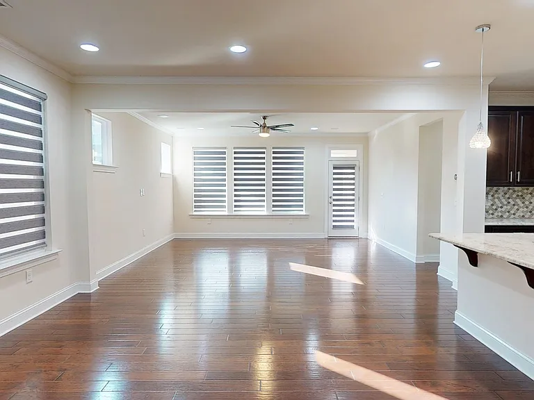248 Begen St — Photo 3