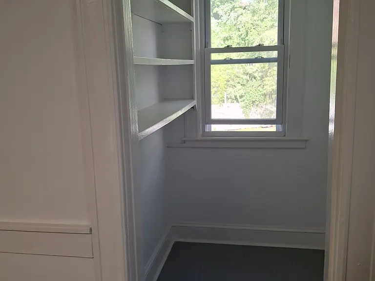 83-85 Fort Pleasant Ave #85R — Photo 9