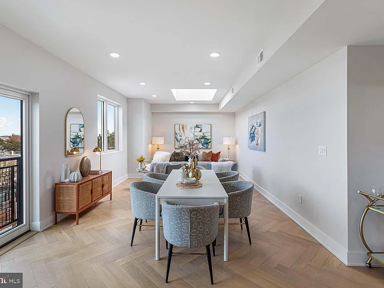 1516 E Capitol St NE — Photo 5