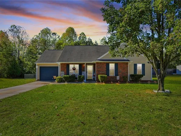 3772 Cheshire Place Ct, Winston Salem, NC 27106