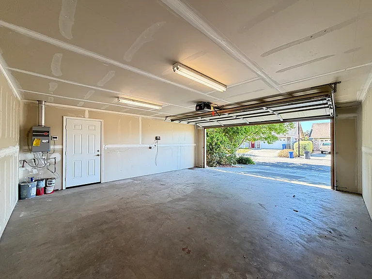 1243 N Park Ln — Photo 23