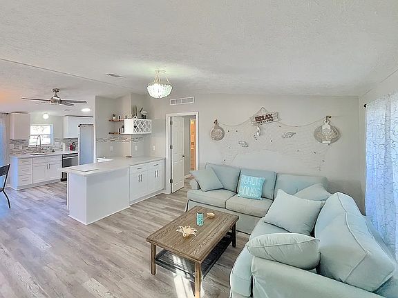 3rd image of 367 Quinto Ln