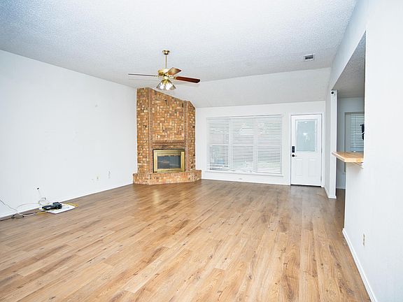 5th image of 2529 Dillon Dr