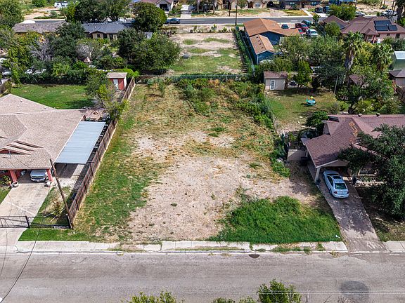 3rd image of 3890 CLAVEL ST LOT 10