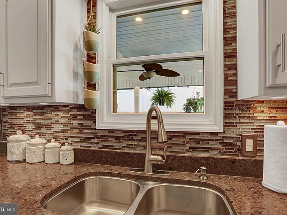 5th image of 127 Mountainview Dr