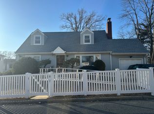 40 Carnegie Ave Floor 2, Elmont, NY 11003