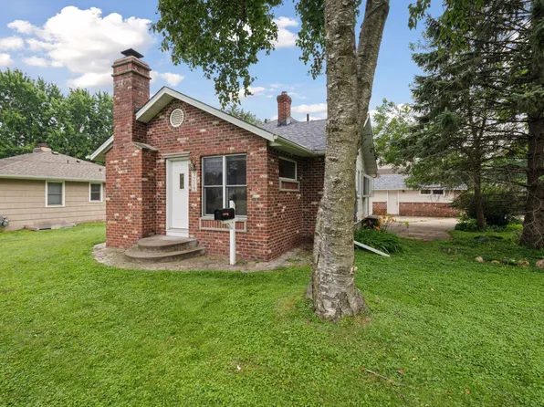 3219 W 60th St, Edina, MN 55410