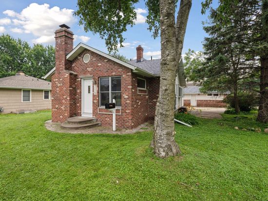 3219 W 60th St, Edina, MN 55410