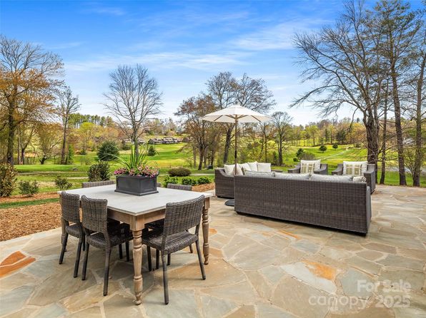 935 High Vista Dr, Mills River, NC 28759
