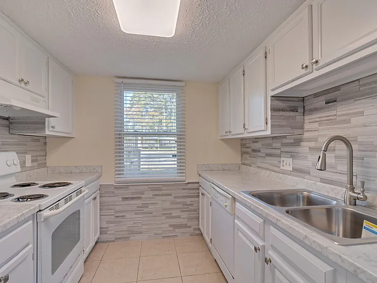 832 Tibet Ave — Photo 5