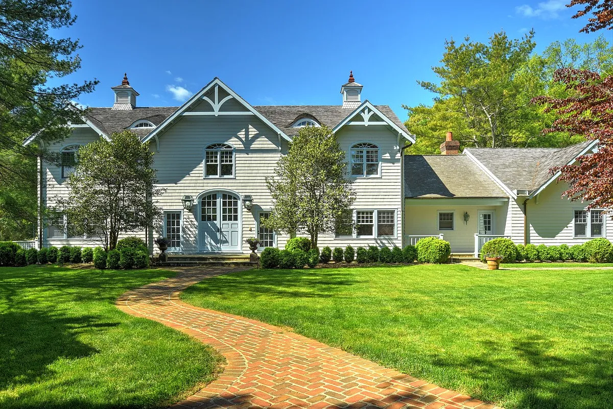 Building Photo - Carriage Ct