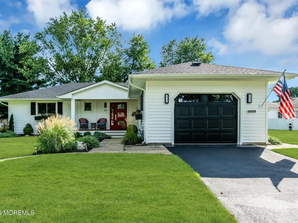 29 Falmouth Street, Toms River, NJ 08757