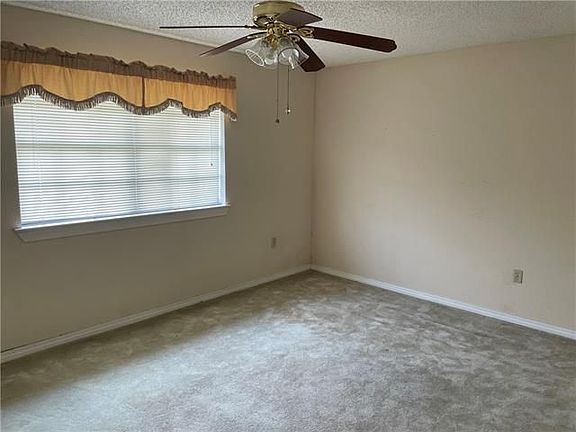 5th image of 2252 Potomac Dr