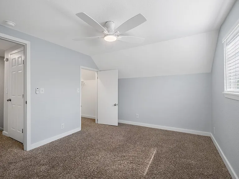 5504 Coventry Ln — Photo 16