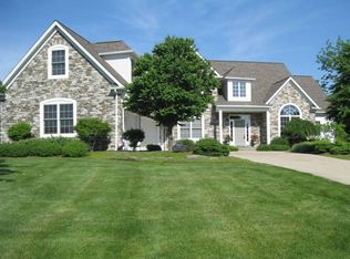 5525 N Woods Ln, Solon, OH 44139