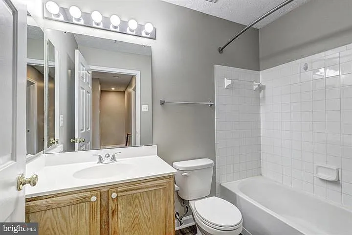 9306 Vanguard Ct — Photo 11