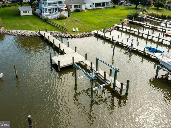 6065 Welch Ave, Deale, MD 20751