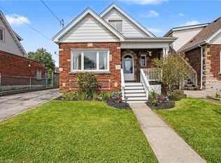 34 Weir St S, Hamilton, ON L8K 3A4