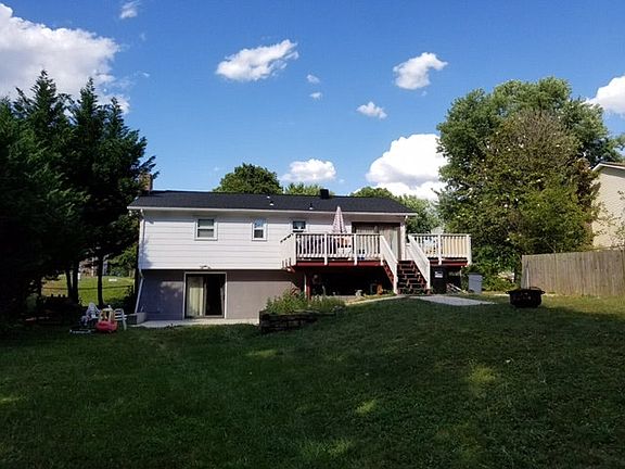 2nd image of 3805 Danbury Ct