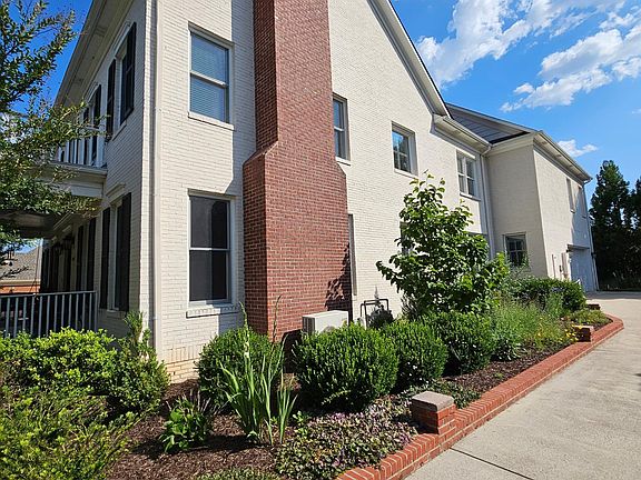 5th image of 3002 Brook Park Dr SE