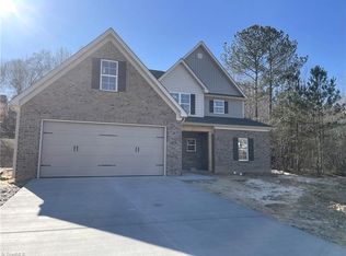 6940 Orchard Path Dr, Clemmons, NC 27012