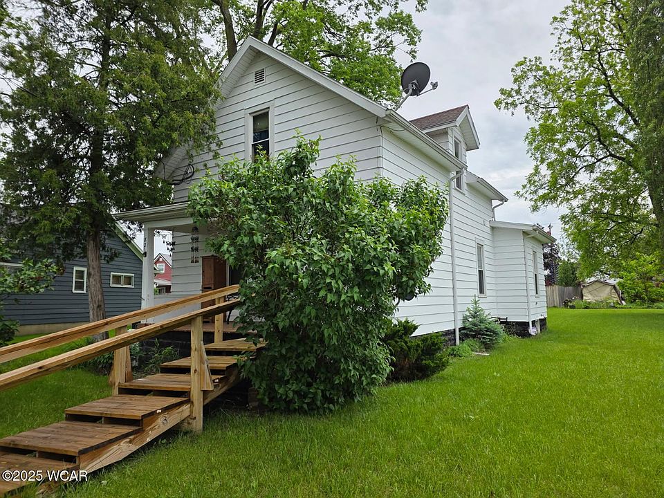 2nd image of 821 E 3rd St