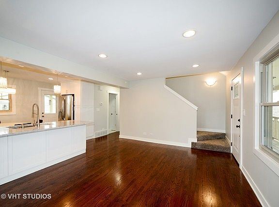 3rd image of 6939 W Montrose Ave