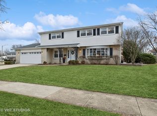 1911 Birch St, Park Ridge, IL 60068