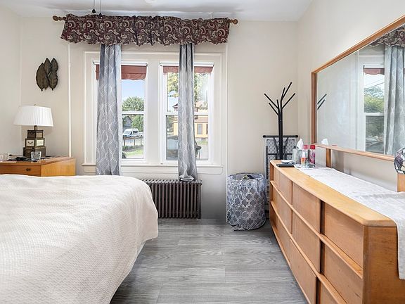 5th image of 415-17 Hawley Ave #1
